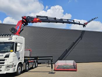 Scania R590 V8 8x2 / HMF 9520 CRANE - JIB - WINCH / TRACTOR